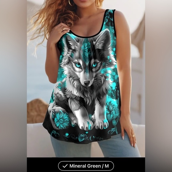 Tops - 3-D graphic wolf tank top new size medium